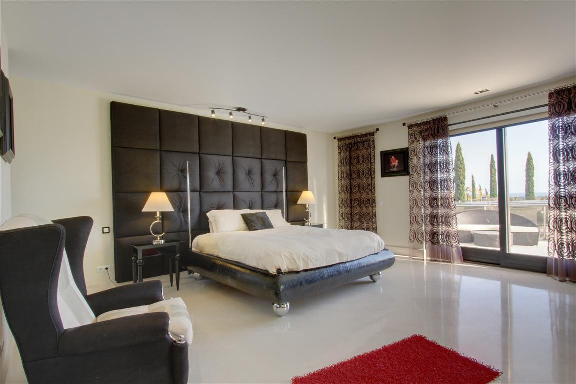 10 bedrooms Villa in Estepona