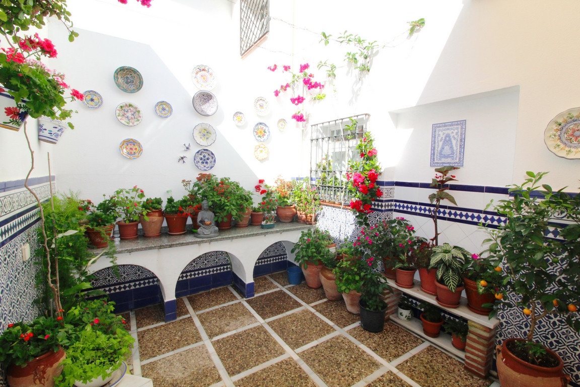 5 bedrooms Townhouse in Algeciras