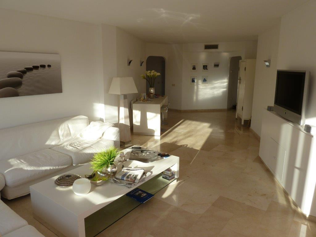 2 bedrooms Apartment in Elviria