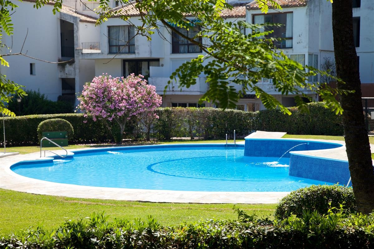 Apartment Middle Floor Estepona Málaga Costa del Sol R3328825